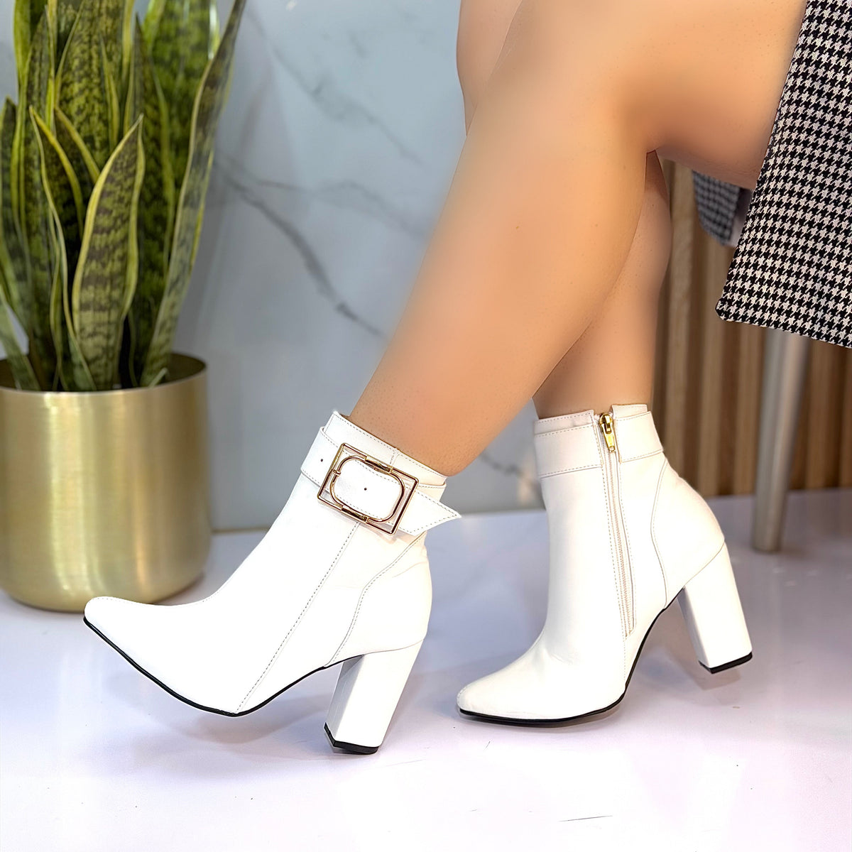 Ref. Elisa - Botin con Herraje Elegante